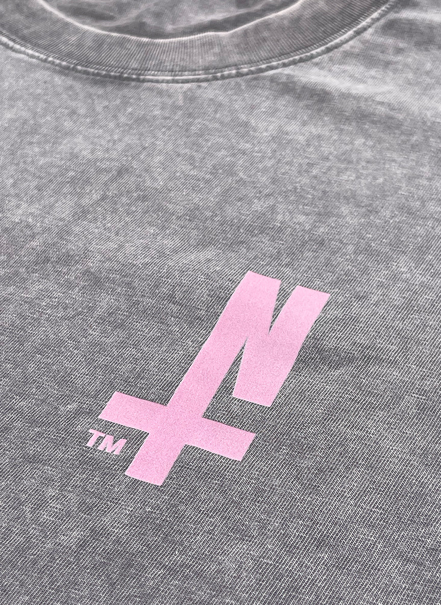Camiseta NOSTALXIETY™ // Manisfesto - Grey Bubblegum Pink