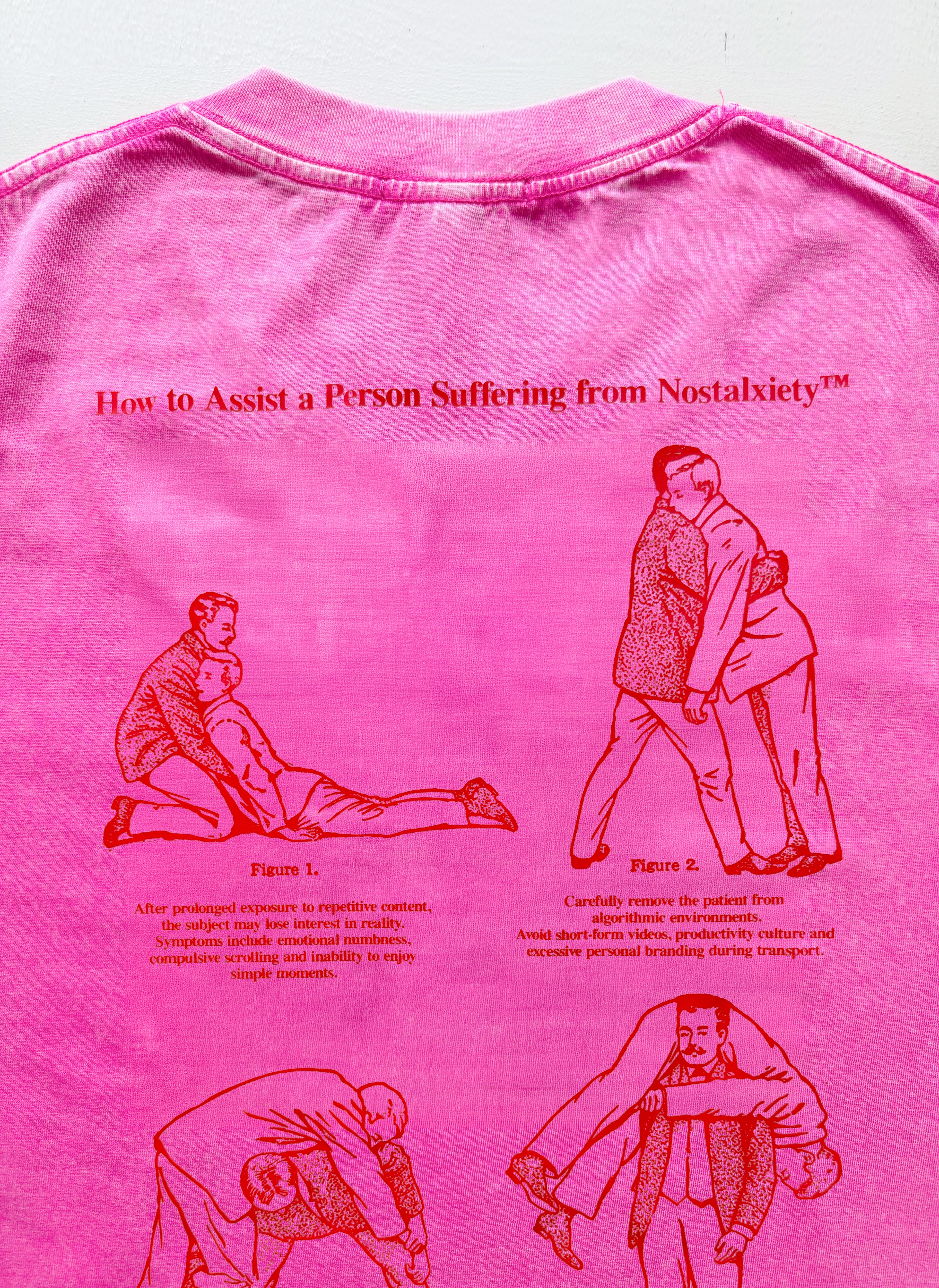 Camiseta - How To Assist A Person - Rosa