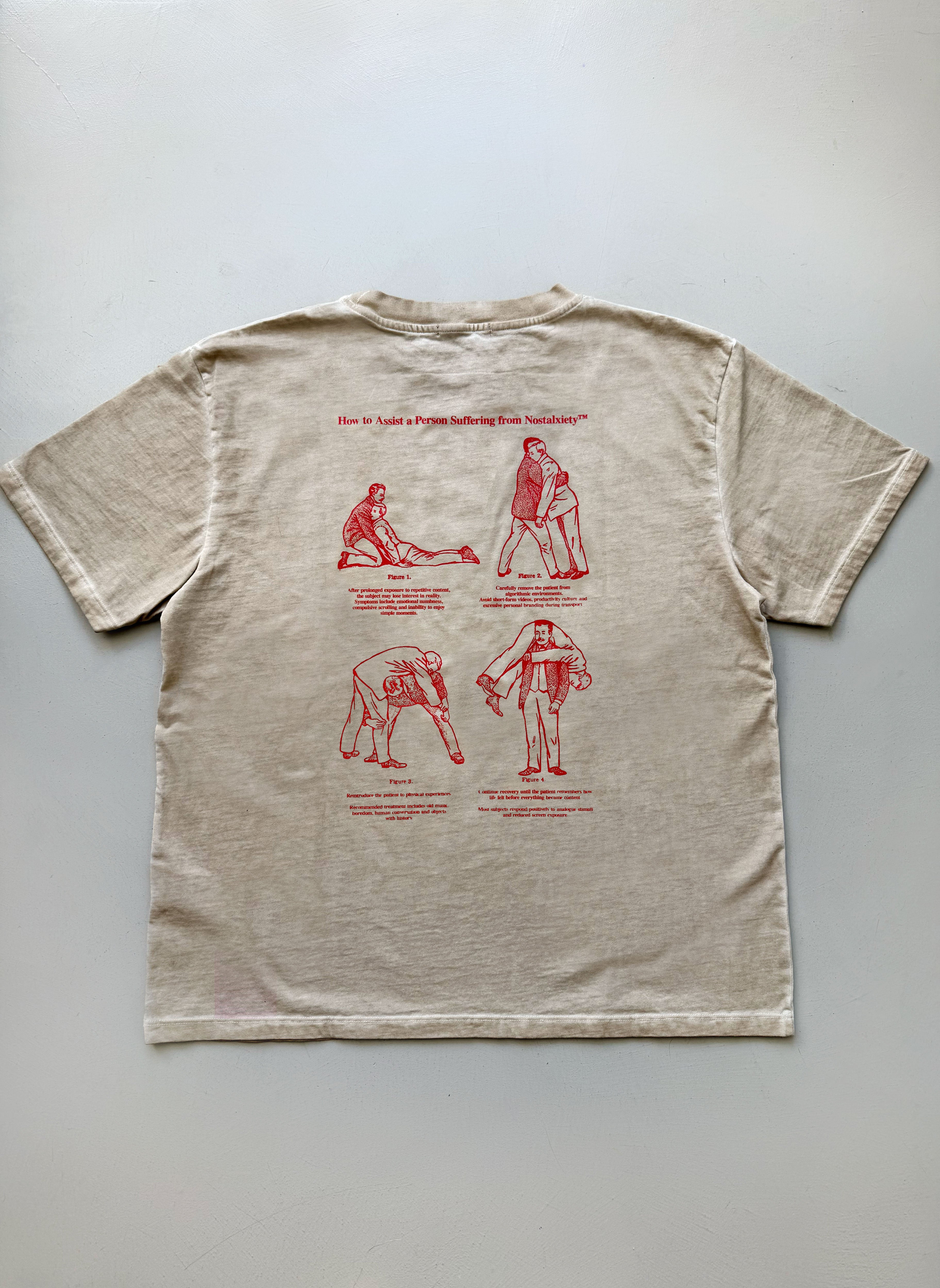 Camiseta - How To Assist A Person - Beige Faded