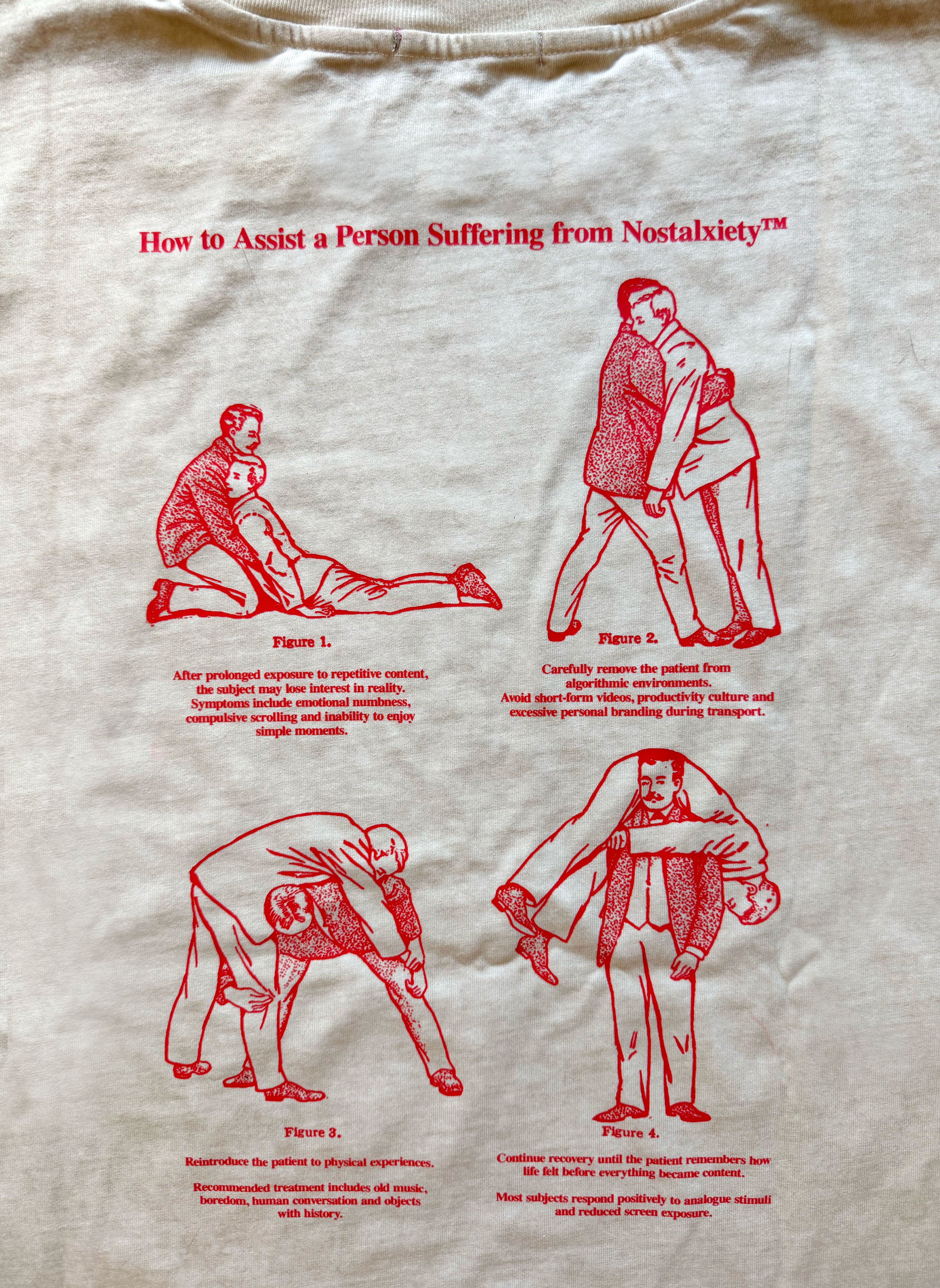 Camiseta - How To Assist A Person - Beige Faded