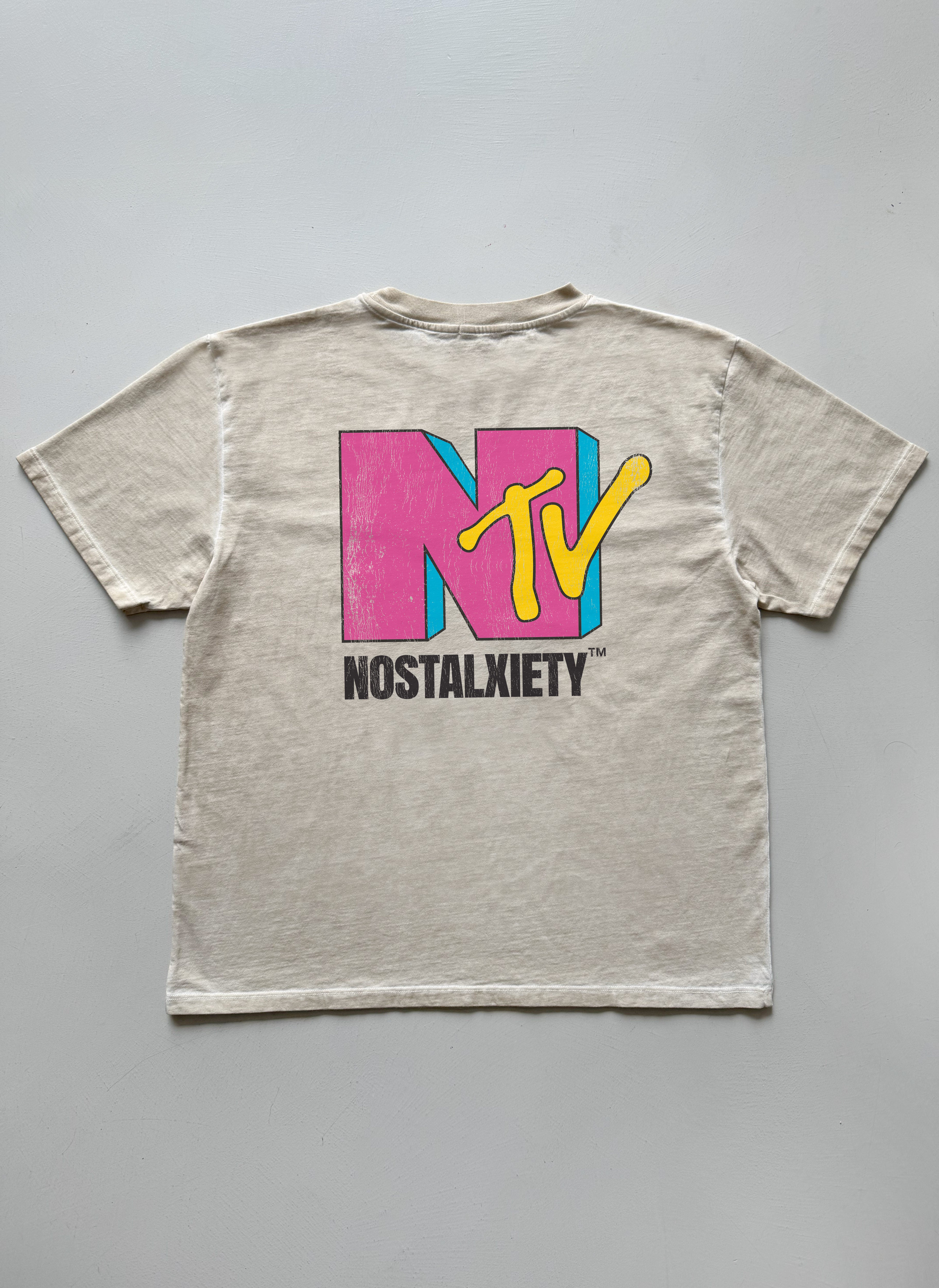 Camiseta oversize FOREVER YOUNG - Nostalxiety TV - Sand