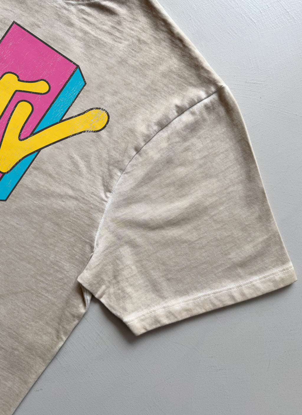 Camiseta oversize FOREVER YOUNG - Nostalxiety TV - Sand