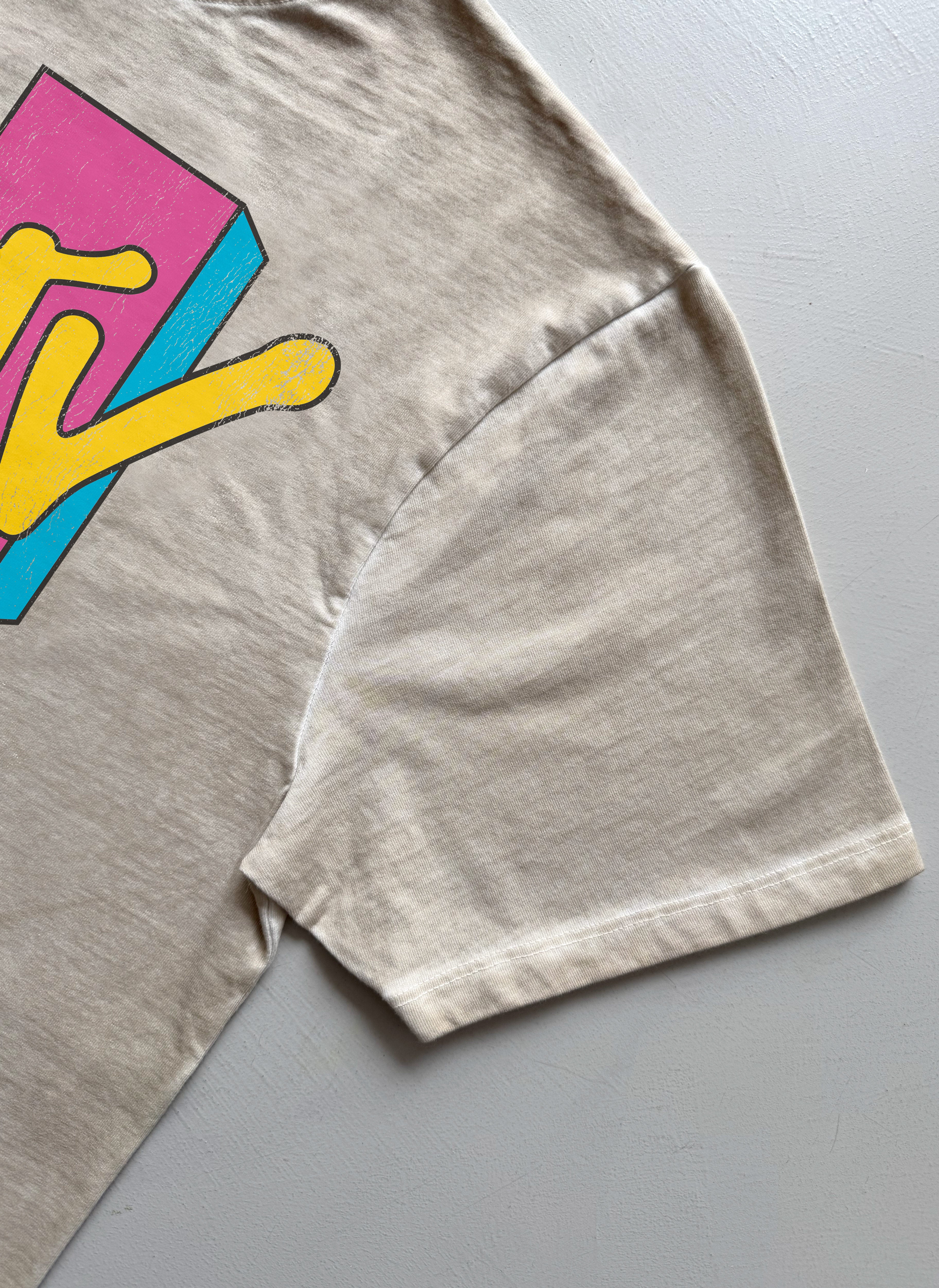 Camiseta oversize FOREVER YOUNG - Nostalxiety TV - Sand