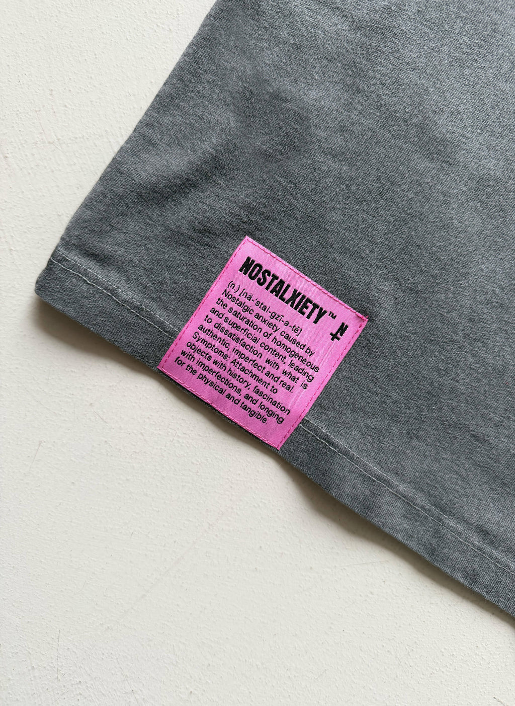 Camiseta FOREVER YOUNG - Bradvis & Butt-Reeves - Antracita Back