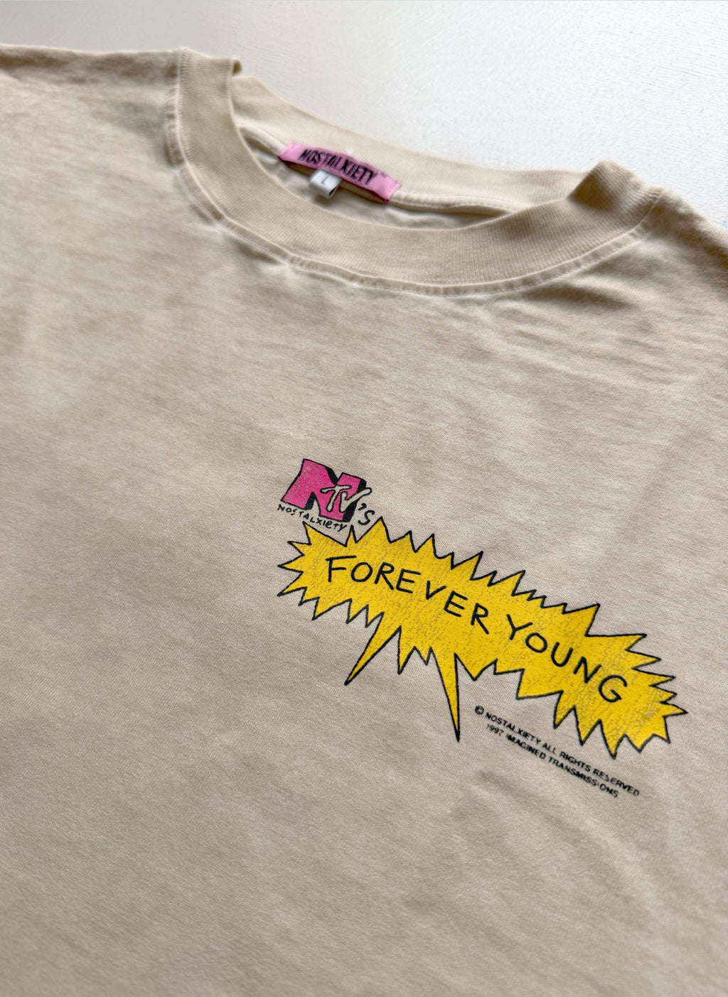 Camiseta FOREVER YOUNG - Bradvis & Butt-Reeves - Off White Back