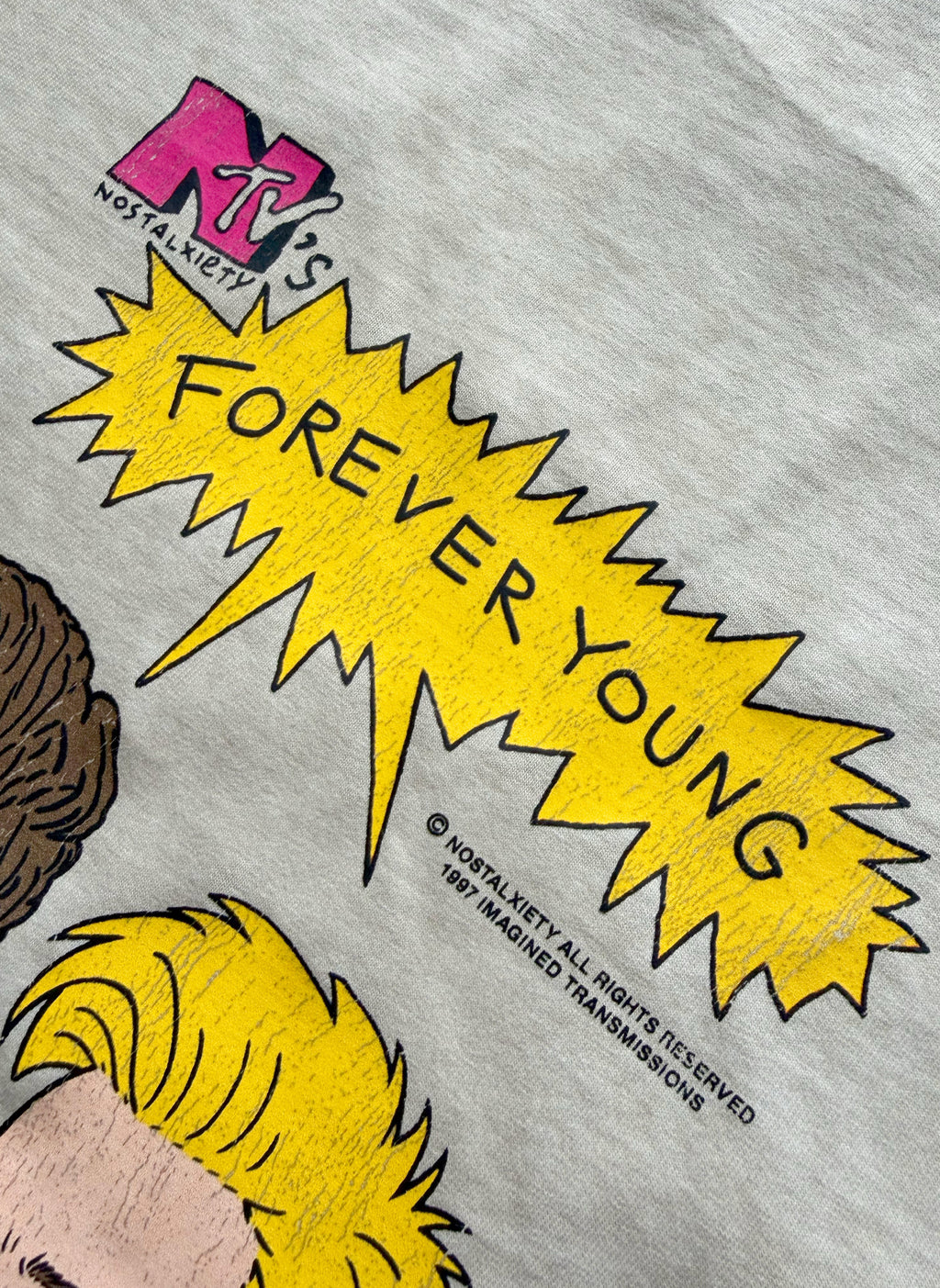 Camiseta FOREVER YOUNG - Bradvis & Butt-Reeves - Off White Back