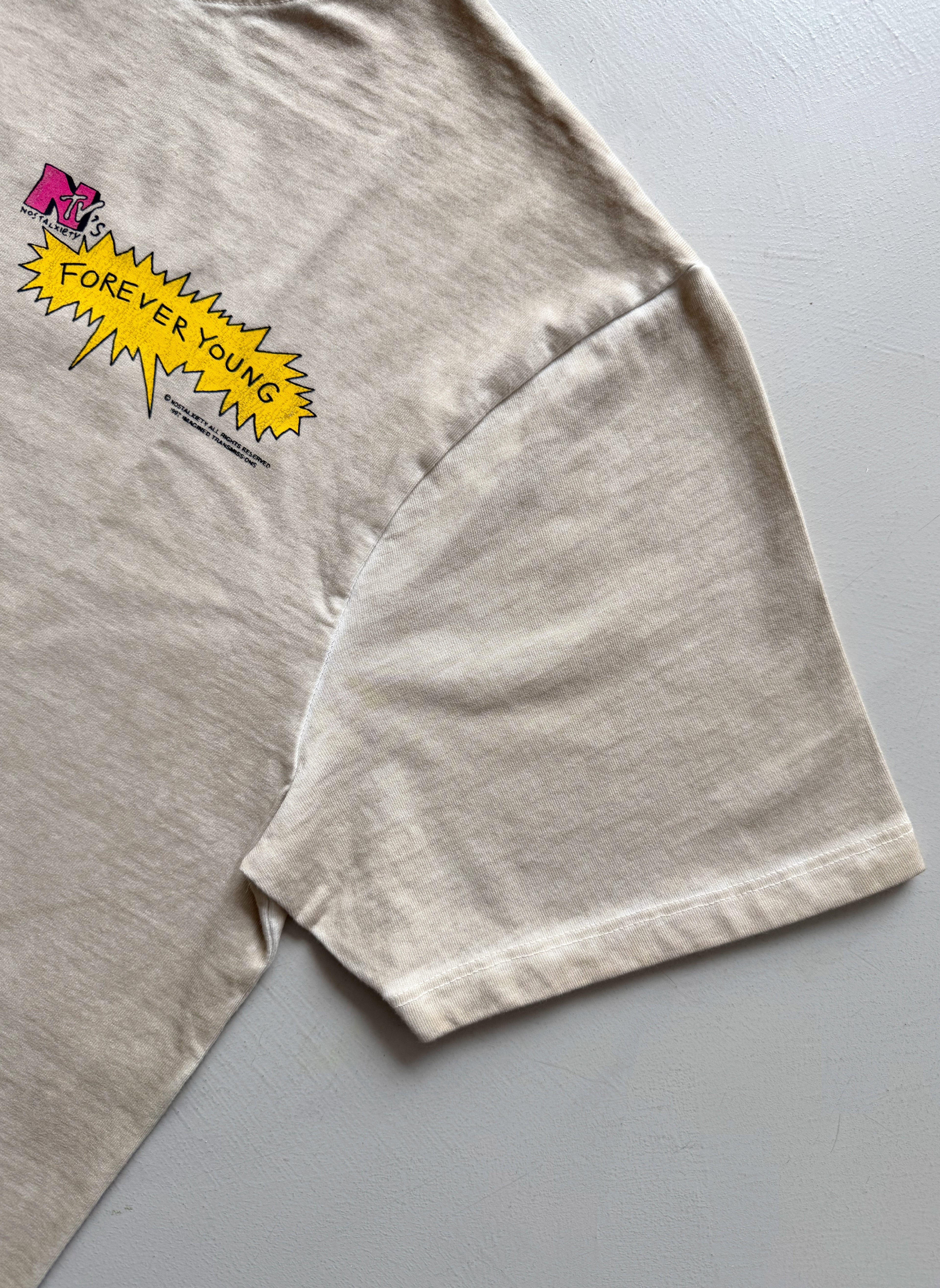 Camiseta FOREVER YOUNG - Bradvis & Butt-Reeves - Off White Back